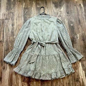 Cute wedding guest dress!